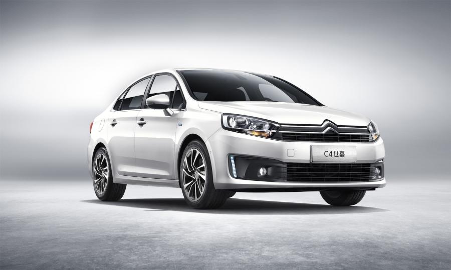  Citroen C4 Sedan 2015 года  (фото 13 из 20)